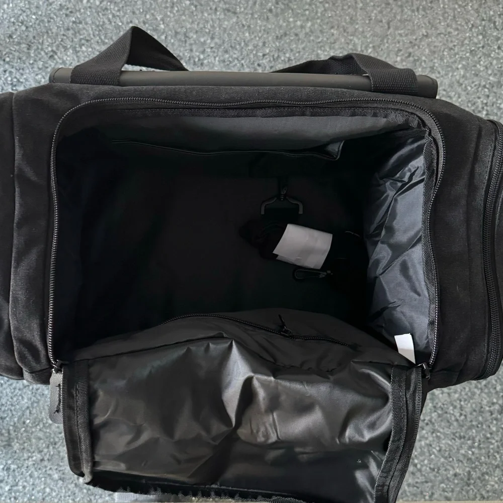 Small Duffle Bag - Picture 3 of 3